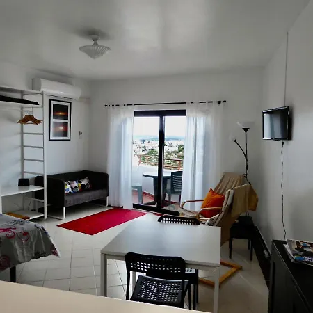 Studio Apartment *